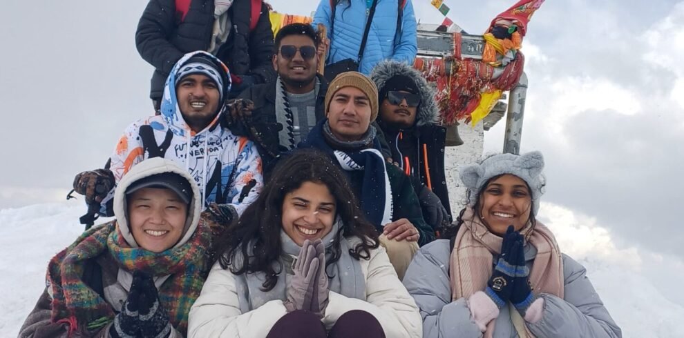 Group photo at Chandrashila peak